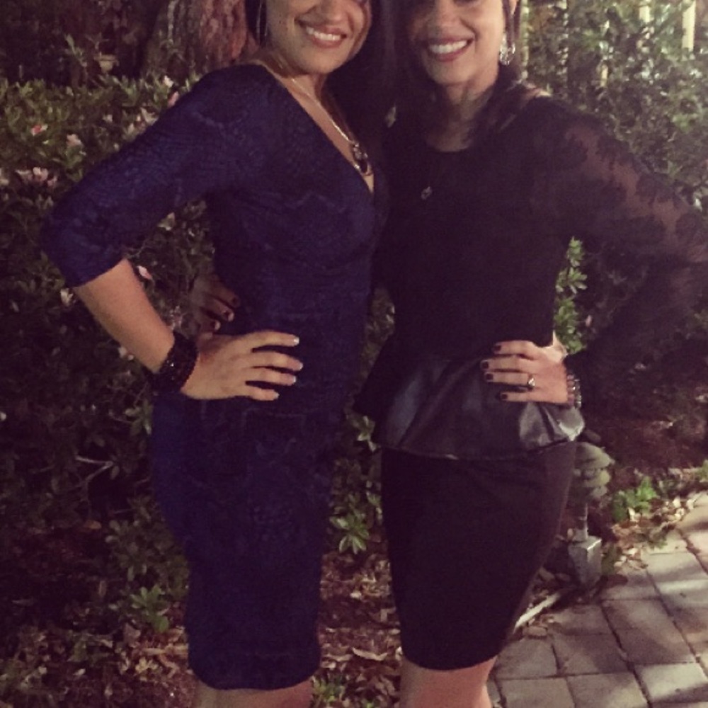 Jennifer Lopez blue snakeskin dress